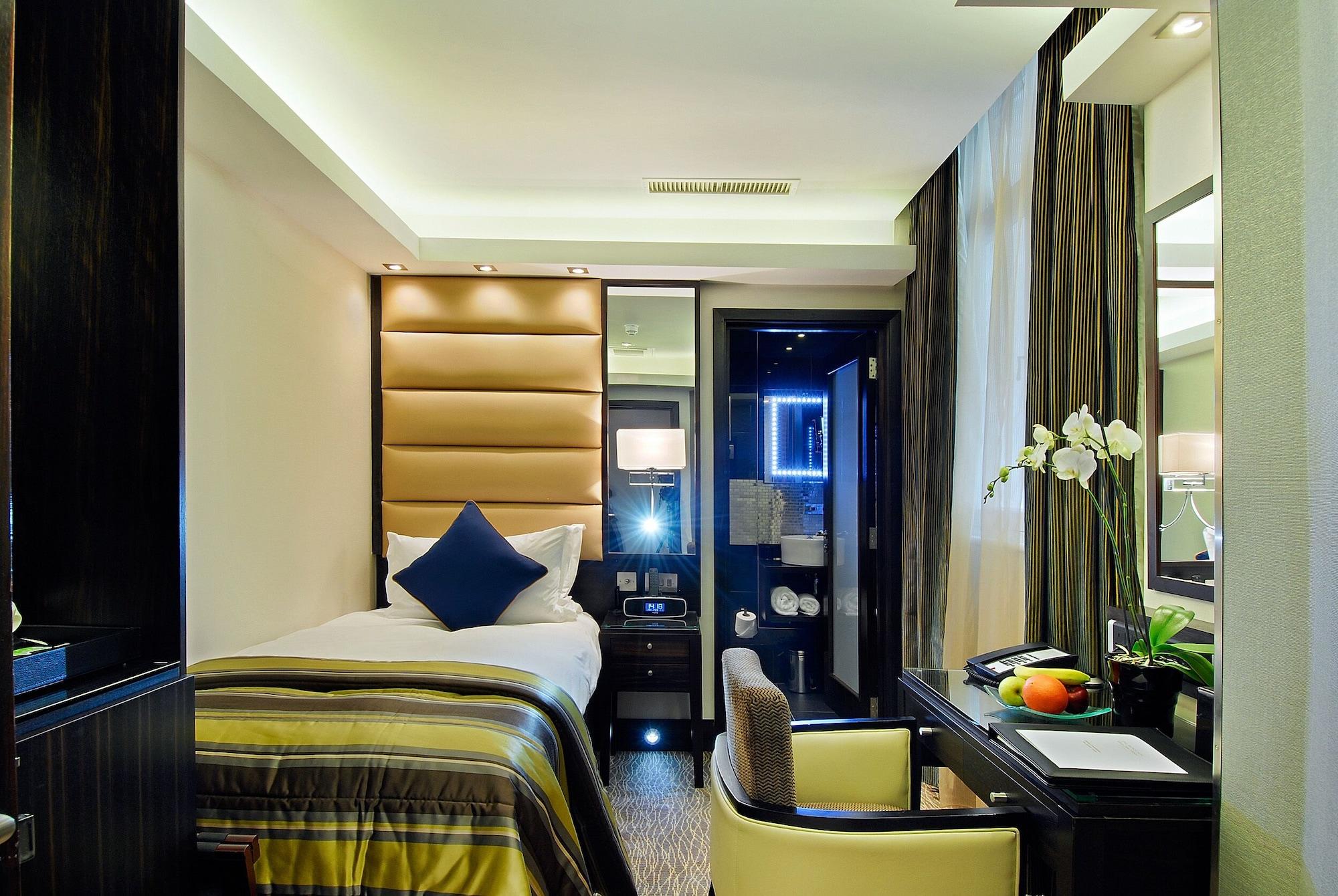 Park Grand Mayfair London Eksteriør billede A room at the Mandarin Oriental, London
