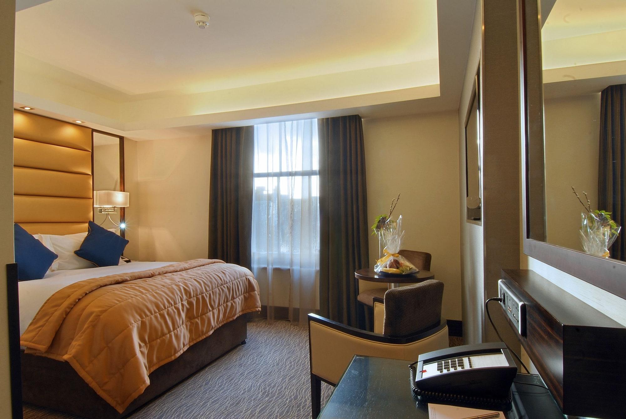 Park Grand Mayfair London Eksteriør billede A room at the hotel