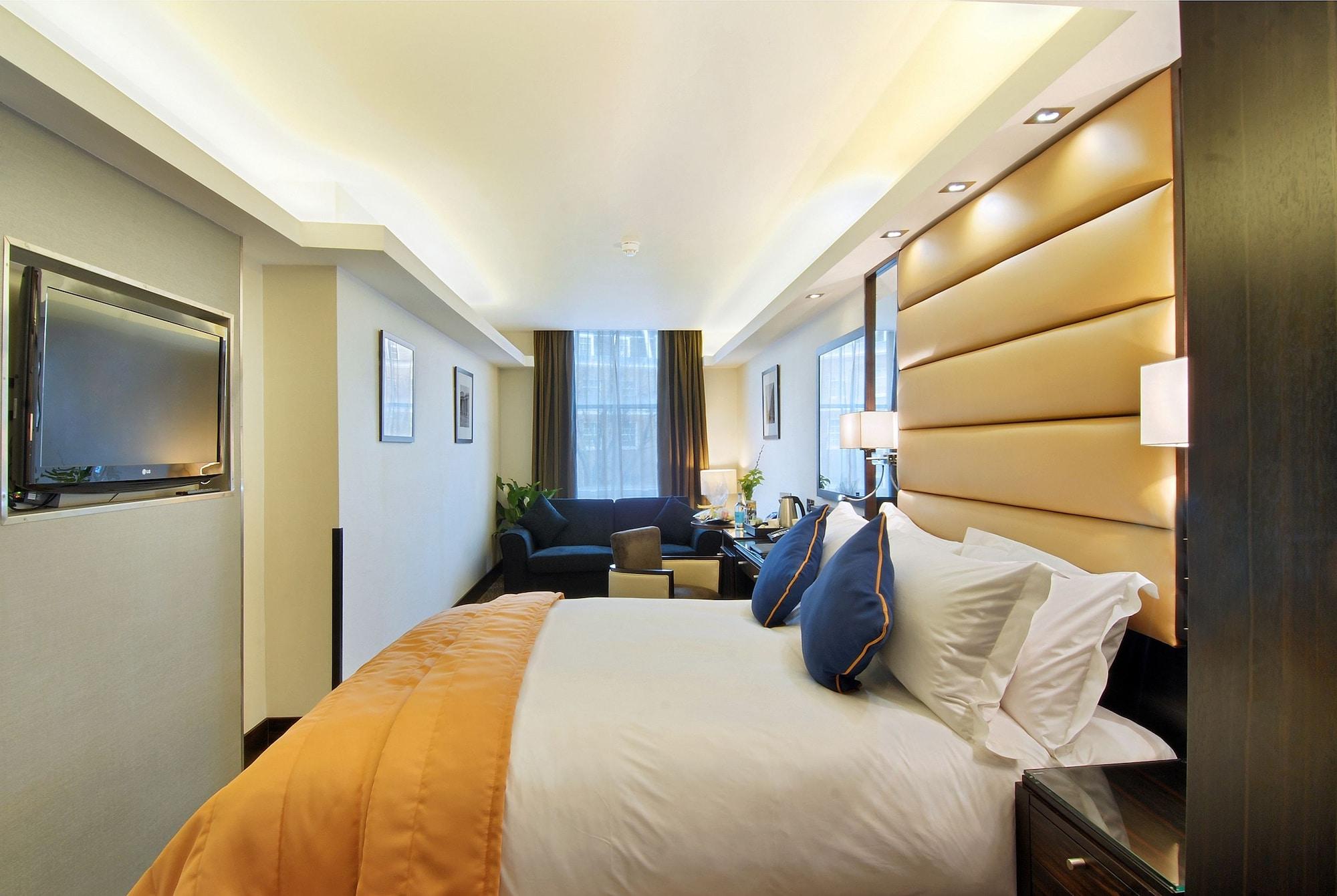 Park Grand Mayfair London Eksteriør billede A bedroom at the hotel