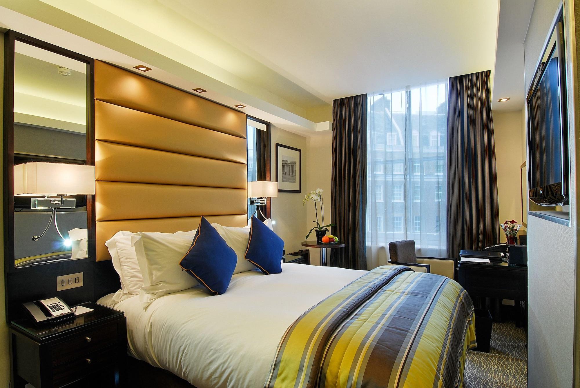 Park Grand Mayfair London Eksteriør billede A bedroom at the hotel