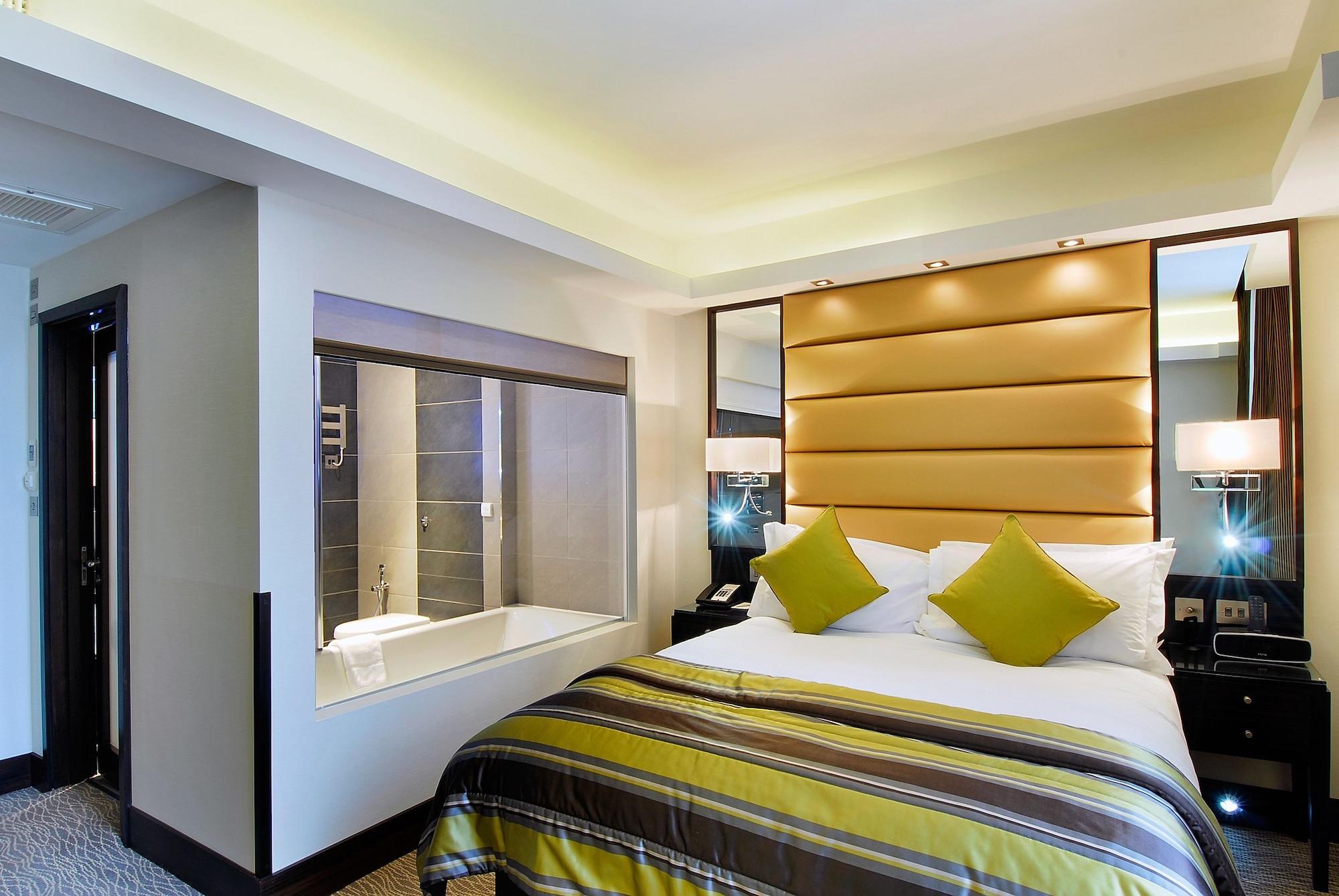 Park Grand Mayfair London Eksteriør billede A bedroom at the Hilton London Paddington