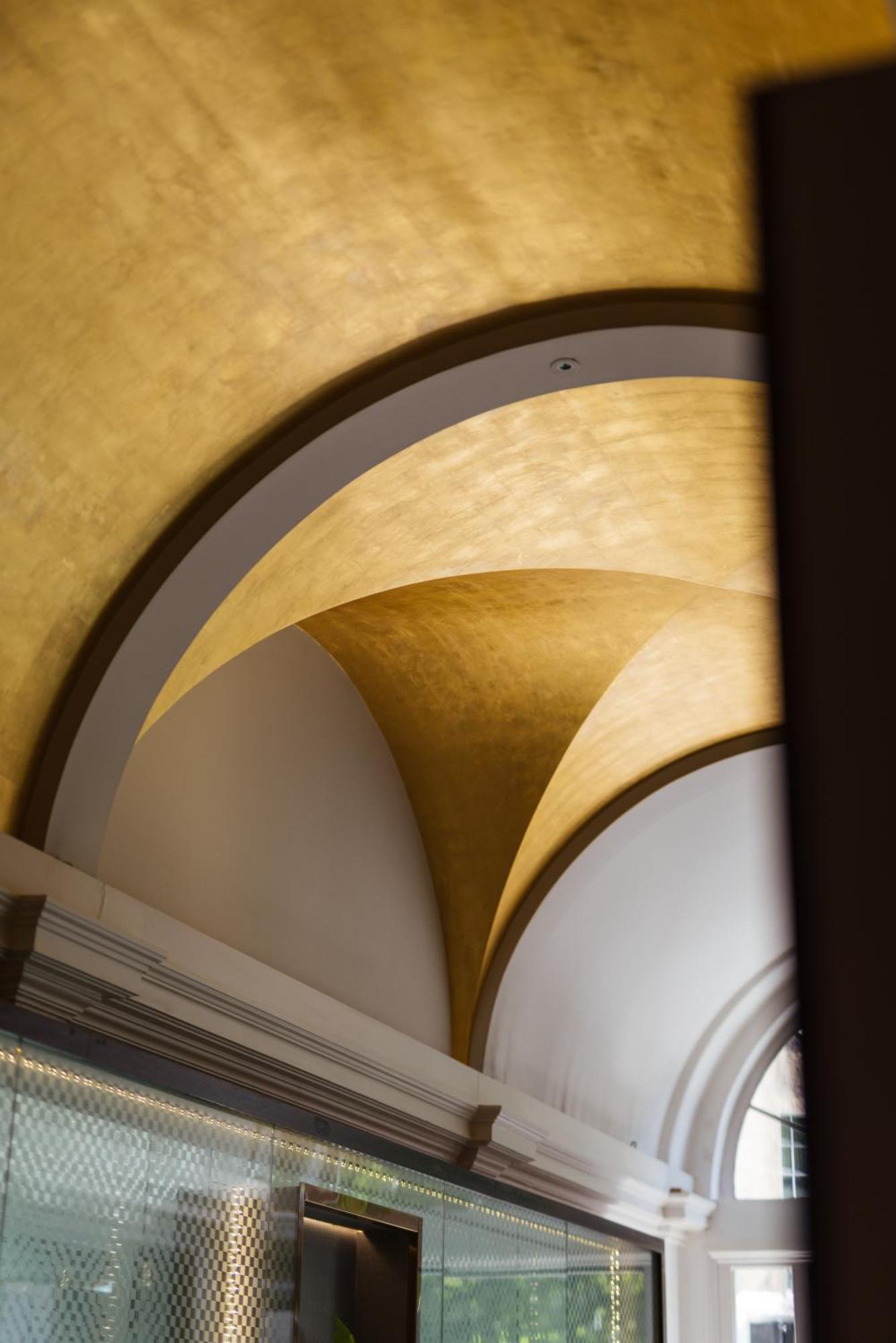 Park Grand Mayfair London Eksteriør billede Gold leafing on a ceiling