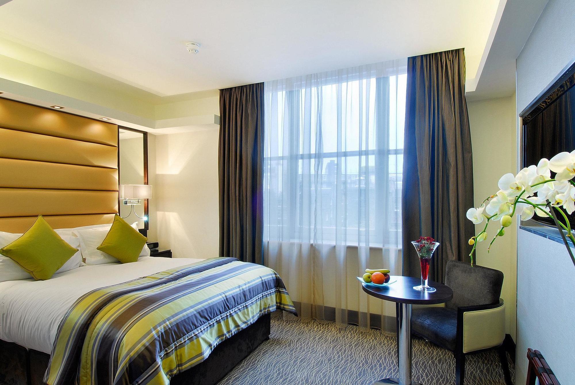 Park Grand Mayfair London Eksteriør billede A room at the hotel