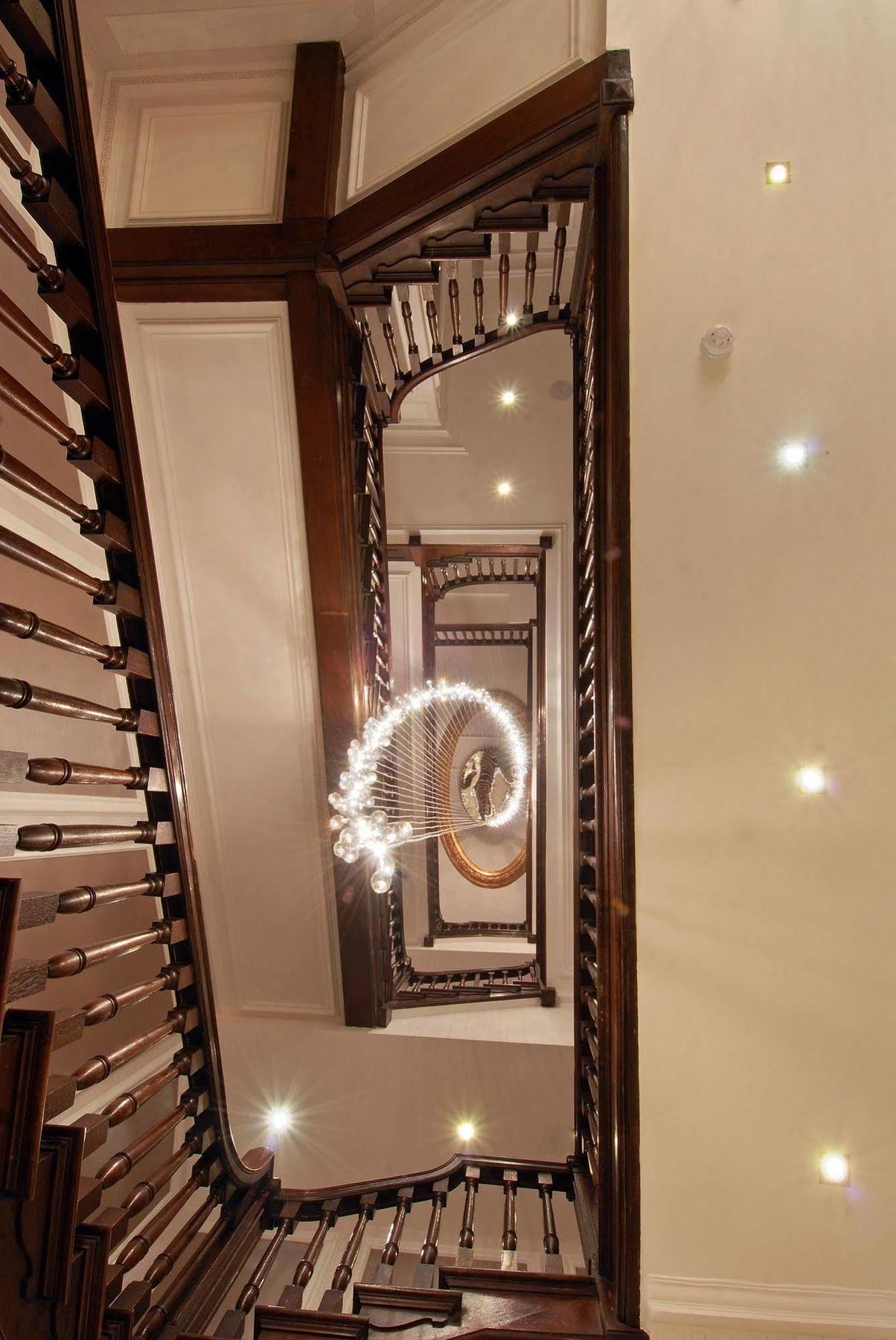 Park Grand Mayfair London Eksteriør billede Stairwell